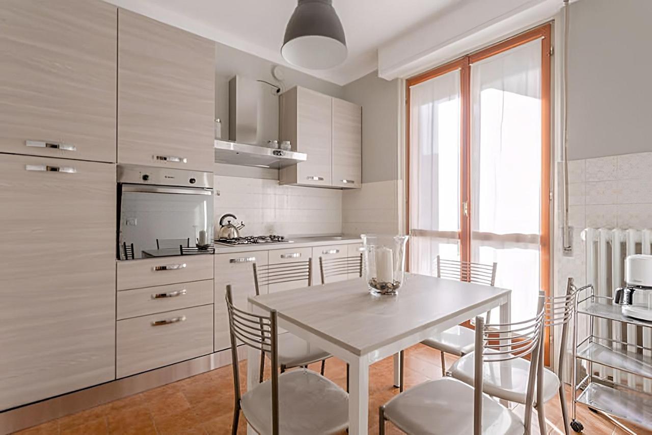 Natural Chic - Close To City Center And Beach - Parking Desenzano del Garda Exterior photo